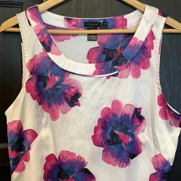 Ann Taylor  M - Picture 1 of 7